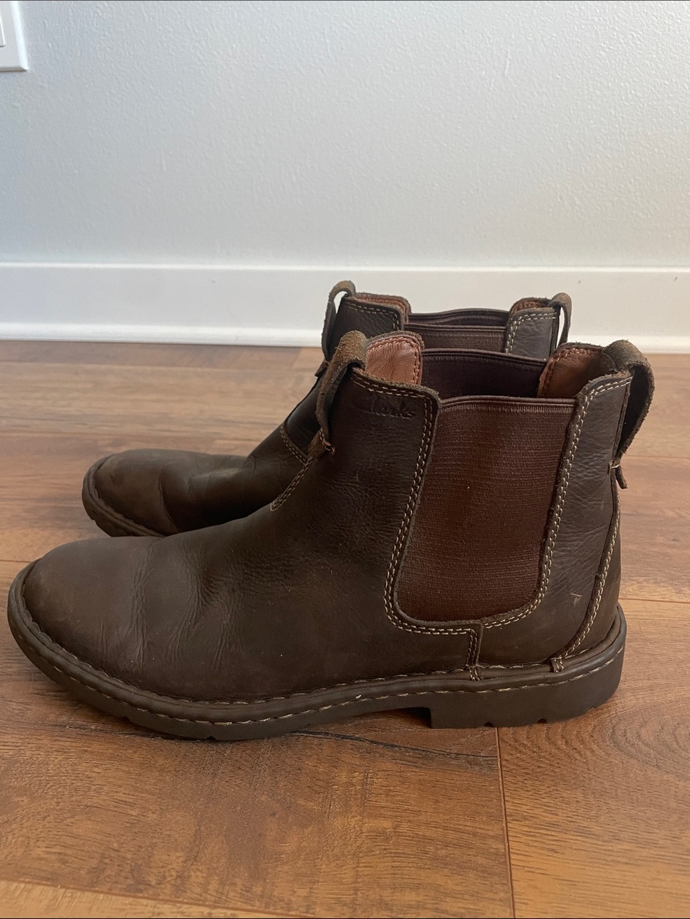 Clarks 1825 Men’s Chukah Boots Size 8